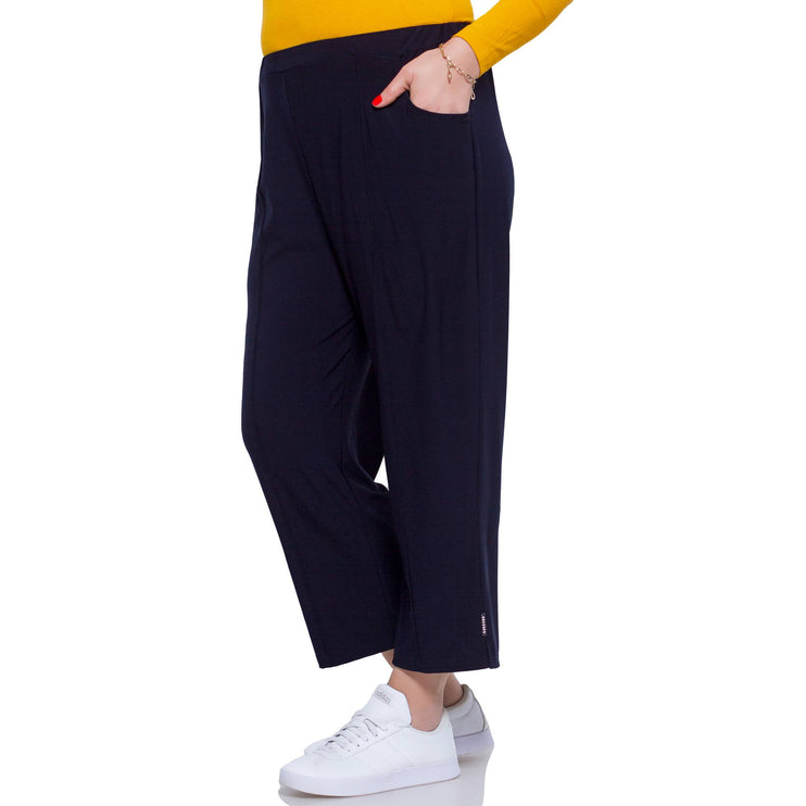 Дамски панталони в макси размери - тъмно сини - еластична талия - вискоза и еластан - под коляното - с джобове - Пролет - лято - Maxi Market