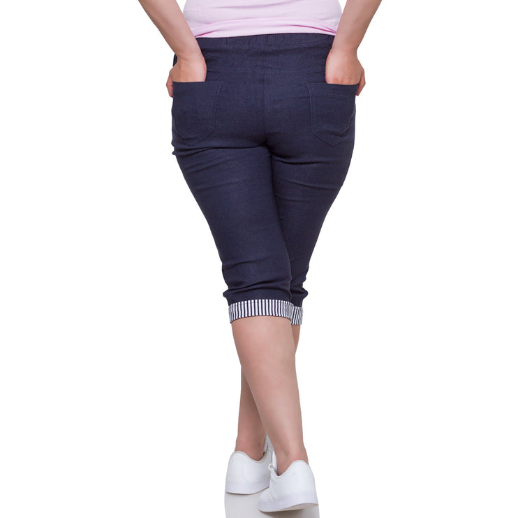 Дамски тъмносини панталони под коляното - макси размери - с джобове - еластична талия - изработени в България - Maxi Market